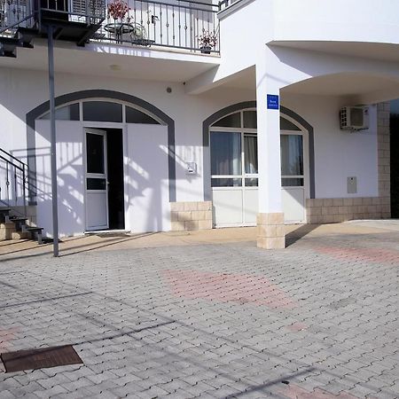 Charming Carmen Apartment Kastela Exterior photo