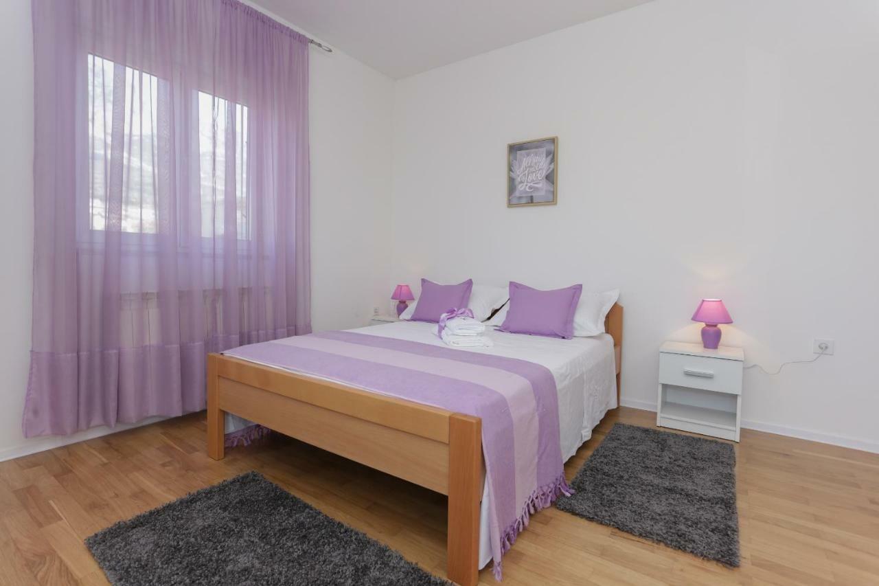 Charming Carmen Apartment Kastela Exterior photo