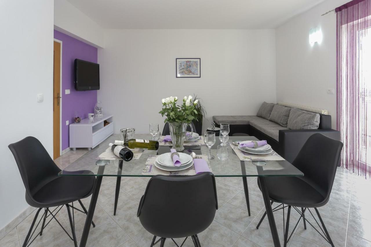 Charming Carmen Apartment Kastela Exterior photo