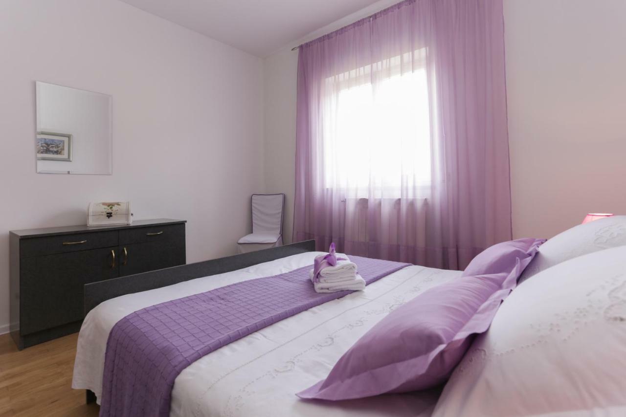 Charming Carmen Apartment Kastela Exterior photo