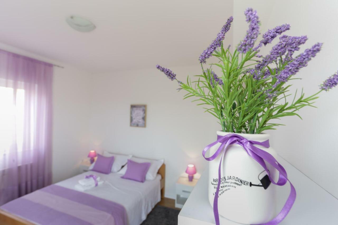 Charming Carmen Apartment Kastela Exterior photo